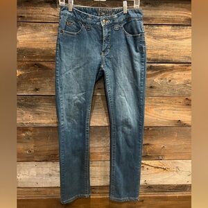 Classic Betty fit Kimes in 6/34, light wash!